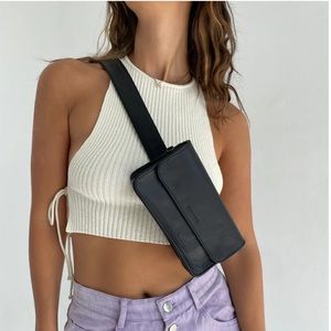 NWOT MANDRN ziggy belt bag in black